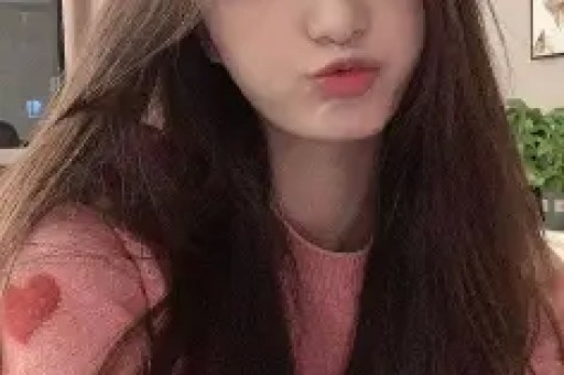 杨紫7月7日外网活动引发争议！网友批评其敏感度不足迪丽热巴受牵连